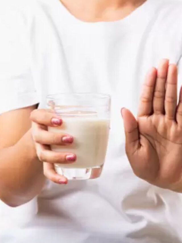 Milk Side Effects: ठंड में ज्यादा दूध पीने वाले रहें सावधान! हो सकती है मुसीबत