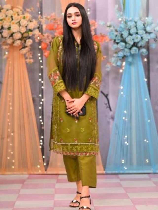 Pakistani Suit Design: तारीफ सुनते-सुनते थक जाएंगी आप, इस फेस्टिव सीजन ट्राई करें ये लेटेस्ट पाकिस्तानी सूट