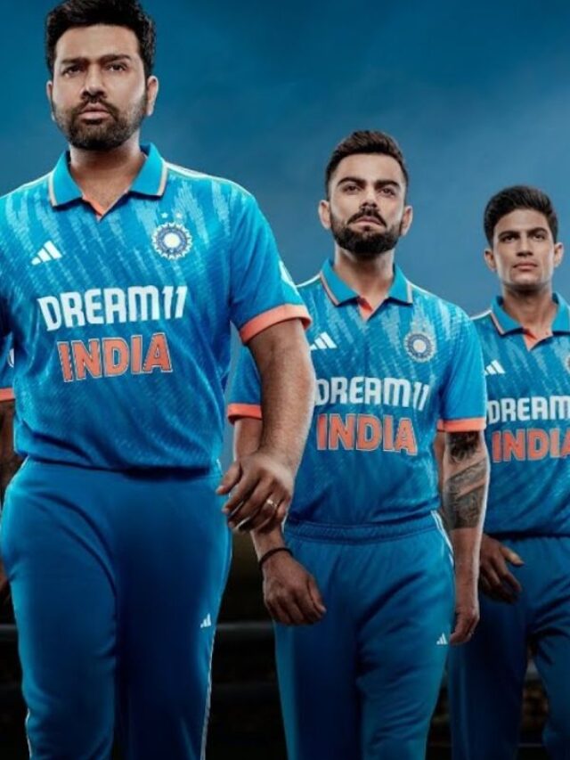 वनडे में इन 10 बल्लेबाजों ने मचाया कोहराम, जानें टॉप-3 में कौन