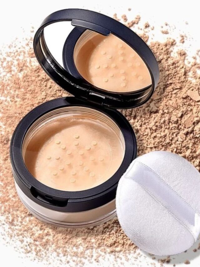 सावधान! चेहरे पर कॉम्पैक्ट पाउडर का इस्तेमाल है खतरनाक