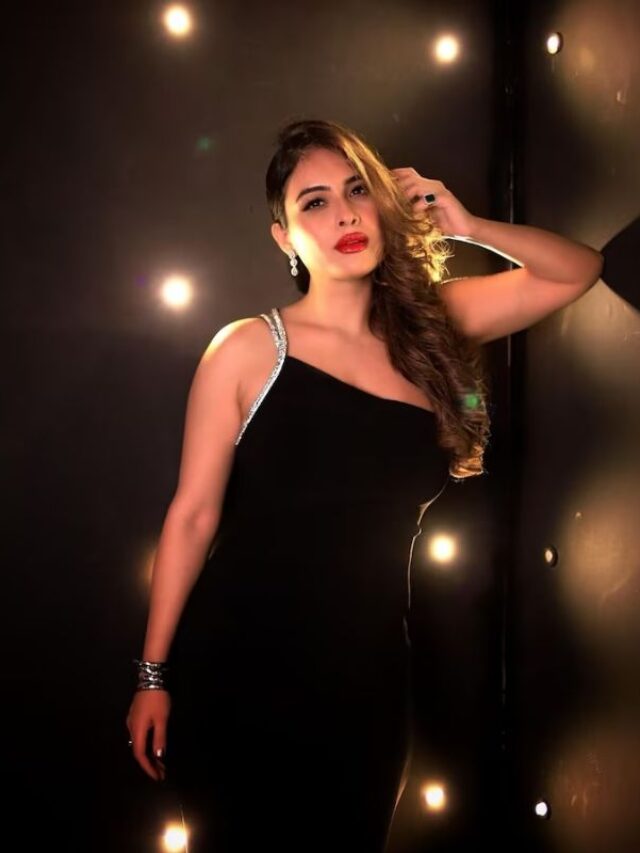 Neha Malik Photoshoot: कर्वी फिगर को फ्लॉन्ट करते हुए नेहा मलिक ने कराया फोटोशूट, बोल्डनेस की सारी हदें की पार