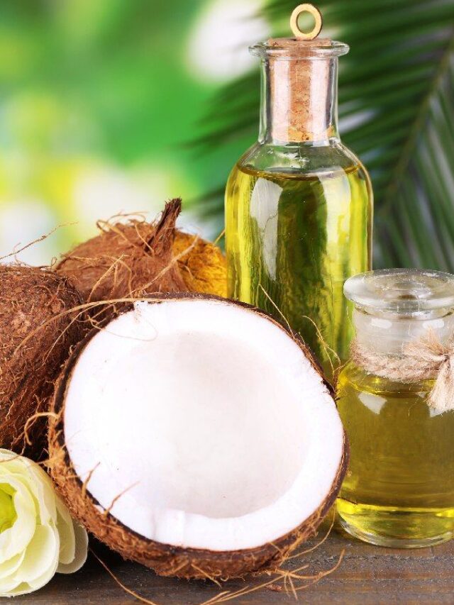 फेस पर ऐसे अप्लाई करें नारियल तेल, स्किन रहेगी बेदाग और निखरी