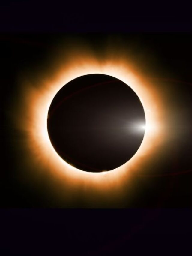 चंद्र ग्रहण के दिन करें इन मंत्रों का जाप, सभी संकट होंगे दूर