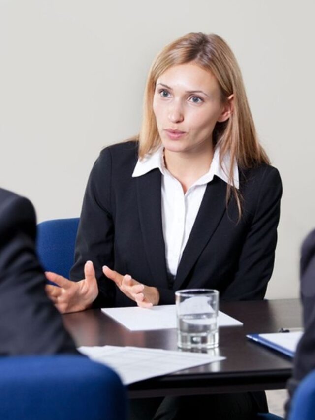 ऑफिस से चाहिए लंबी छुट्टी, तो खड़ूस बॉस के सामने बनाएं ये बहाना