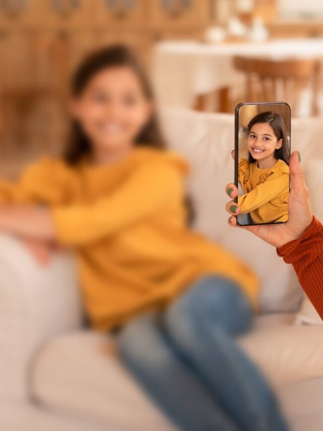 अब माता-पिता सोशल मीडिया पर पोस्ट नहीं कर सकते अपने बच्चों की फोटो, जानिए वजह