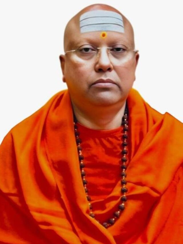 स्वामी चैतन्यानंद से लेकर राम रहीम तक, इन बाबाओं पर लगें है रेप के आरोप