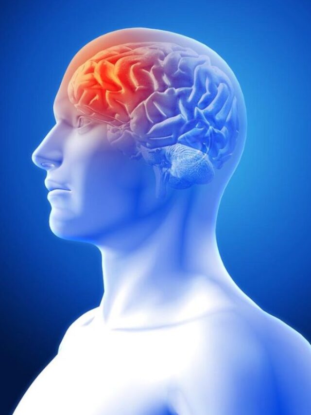 सर्दियों में बढ़ सकता है माइग्रेन का खतरा, इन चीजों के सेवन से करें परहेज