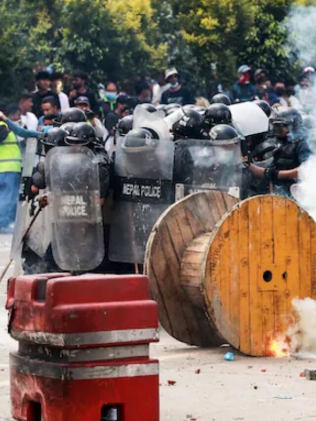 2025 में इन देशों की सरकार को त्यागनी पड़ी अपनी सत्ता, जानिए नाम