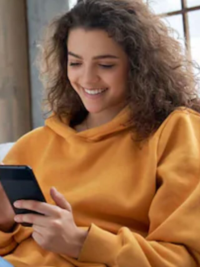 क्या आप भी हर समय रील्स स्क्रोल करते हैं? एक्सपर्ट्स ने दी चेतावनी